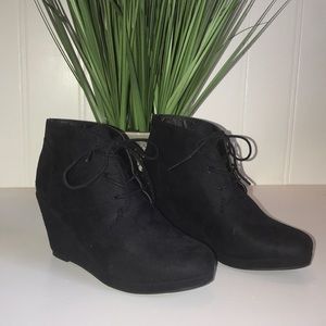 TG Shoes Wedge Booties